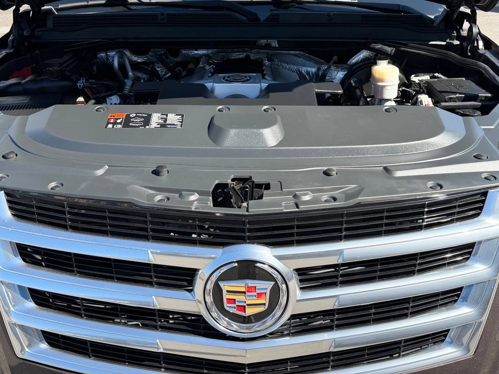 Used 2015 Cadillac Escalade Luxury AWD/4WD image 27