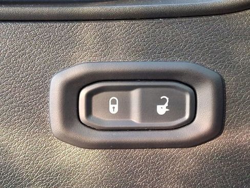 Used 2018 Jeep Wrangler Unlimited Rubicon image 27