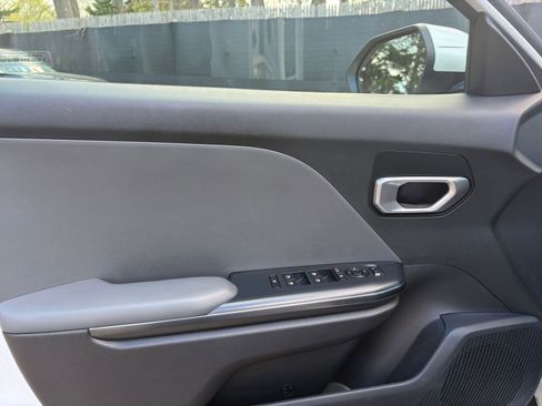 Used 2025 Kia K4 LXS image 18