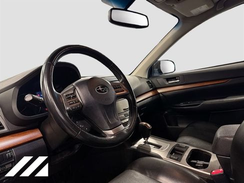 Used 2014 Subaru Outback 2.5i Limited w/ Moonroof Package AWD/4WD image 9