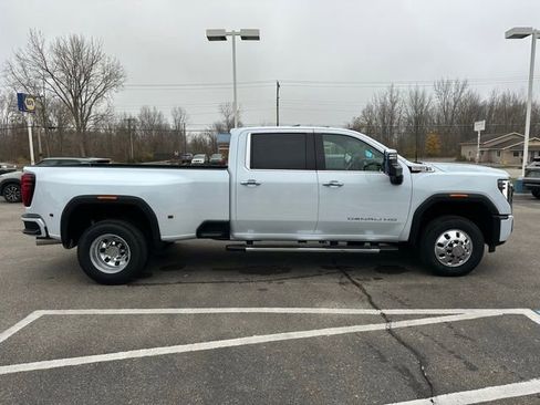 New 2026 GMC Sierra 3500 Denali w/ Denali Reserve Package image 5