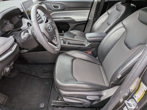 Certified 2022 Jeep Compass Latitude image 12