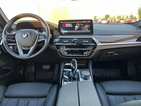 Used 2023 BMW 530e xDrive w/ Premium Package AWD/4WD image 16