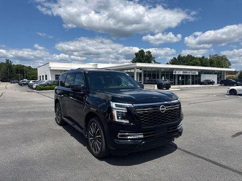 Used 2025 Nissan Armada Platinum Reserve AWD/4WD image 1