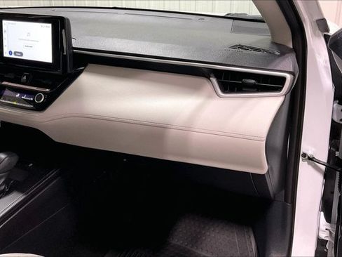 Certified 2026 Toyota Corolla Cross L FWD image 17