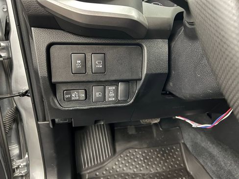 Used 2023 Toyota Tacoma Limited image 27