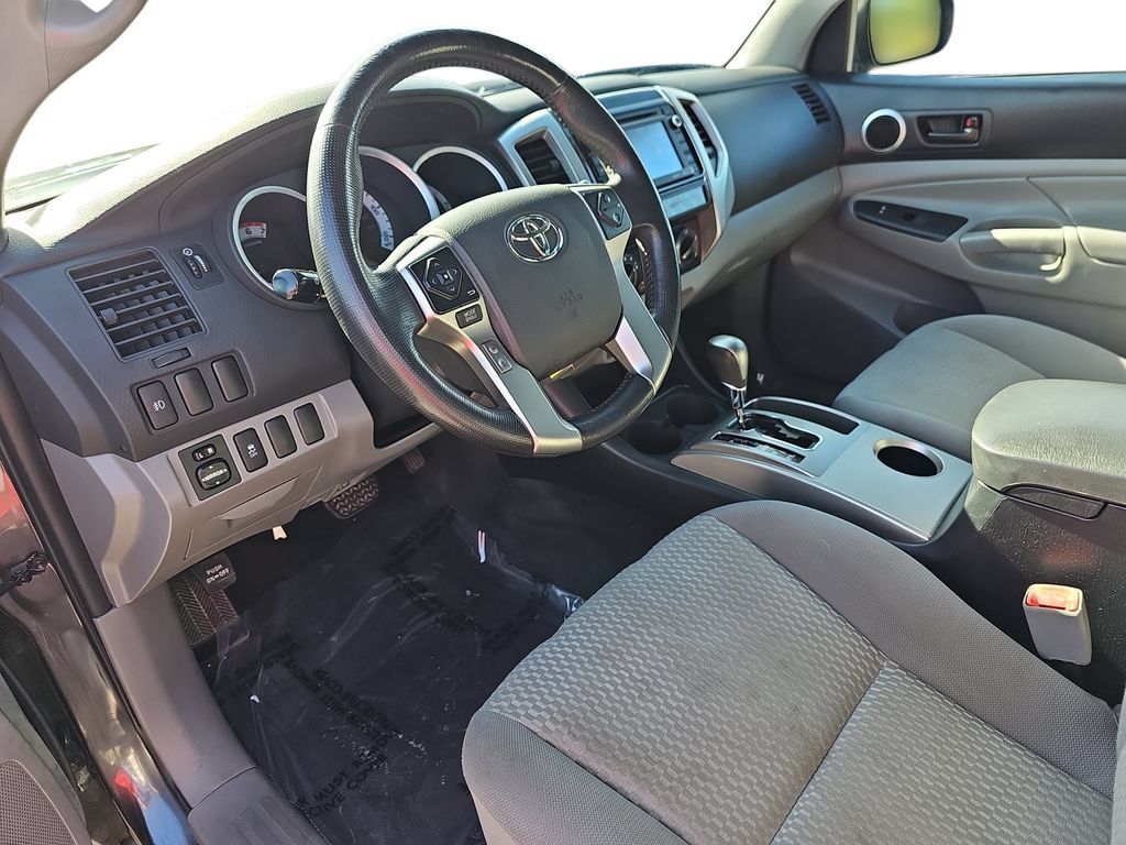 Used 2015 Toyota Tacoma PreRunner w/ SR5 Package RWD image 16
