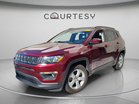 Used 2020 Jeep Compass Latitude FWD image 1