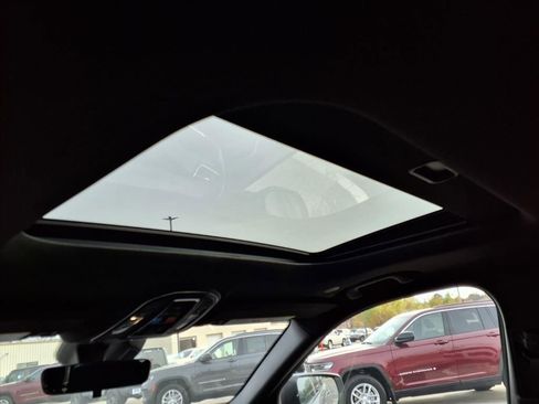 New 2025 Jeep Grand Cherokee L Laredo w/ Luxury Tech Group I image 20