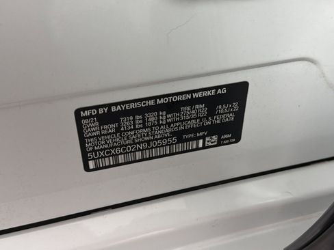 Used 2022 BMW X7 M50i w/ Dynamic Handling Package image 30