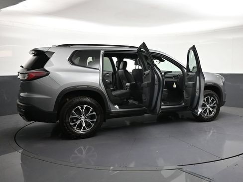 Used 2026 GMC Acadia AT4 w/ Luxury Package AWD/4WD image 32