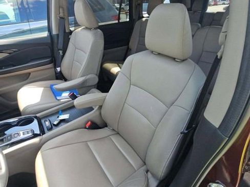 Used 2022 Honda Pilot Touring image 6