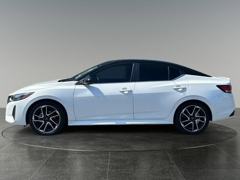 Used 2024 Nissan Sentra SR w/ SR Premium Package FWD image 5