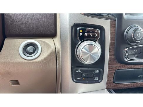 Used 2017 RAM 1500 Laramie w/ Convenience Group AWD/4WD image 18