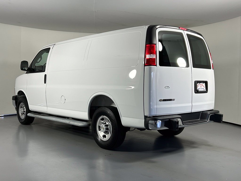 Used 2025 Chevrolet Express 2500 w/ Driver Convenience Package RWD image 5