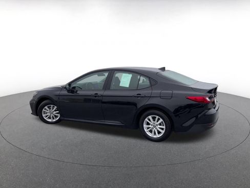 Used 2025 Toyota Camry LE image 10