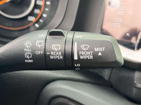 Used 2025 Jeep Wrangler Sahara image 20