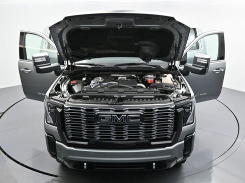 Used 2025 GMC Sierra 3500 Denali Ultimate AWD/4WD image 43