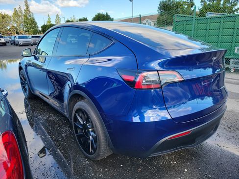 Used 2023 Tesla Model Y Long Range image 3
