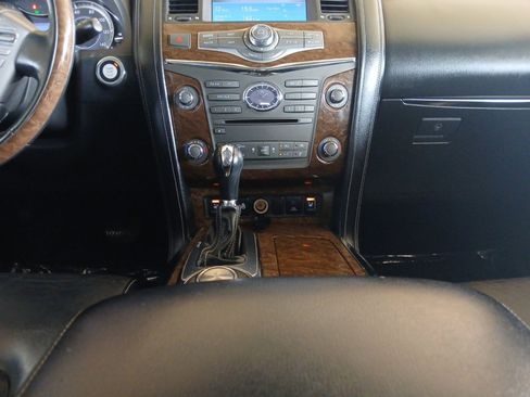 Used 2016 INFINITI QX80 4WD w/ Driver's Assistance Package image 11