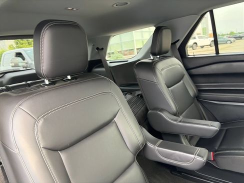 Used 2024 Ford Explorer XLT w/ Equipment Group 202A AWD/4WD image 35