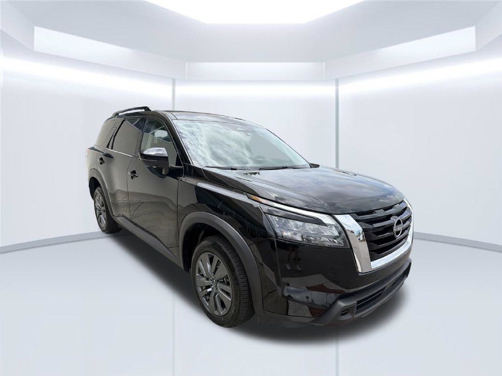 Used 2024 Nissan Pathfinder SV AWD/4WD image 9