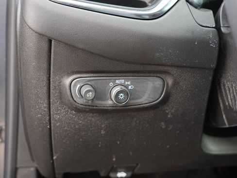 Used 2022 Chevrolet Equinox LT FWD image 17