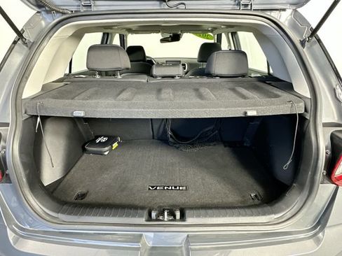 Used 2023 Hyundai Venue SEL image 30