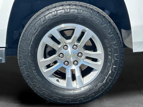 Used 2017 Chevrolet Suburban LT AWD/4WD image 25
