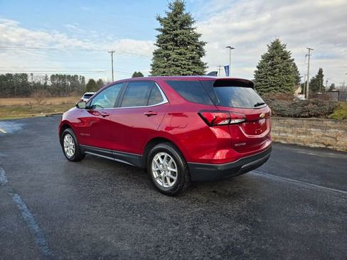 Used 2022 Chevrolet Equinox LT image 2