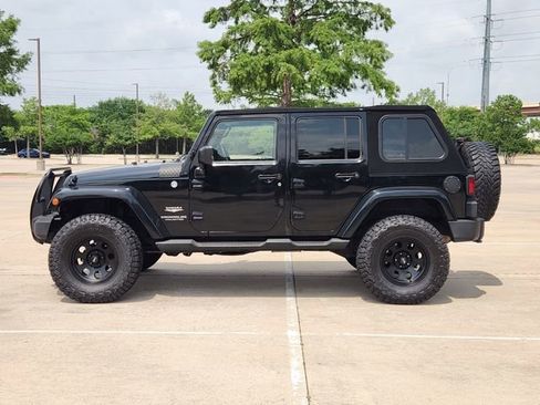 Used 2015 Jeep Wrangler Unlimited Sahara AWD/4WD image 4