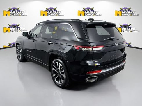 Used 2022 Jeep Grand Cherokee Overland w/ Luxury Tech Group IV AWD/4WD image 7
