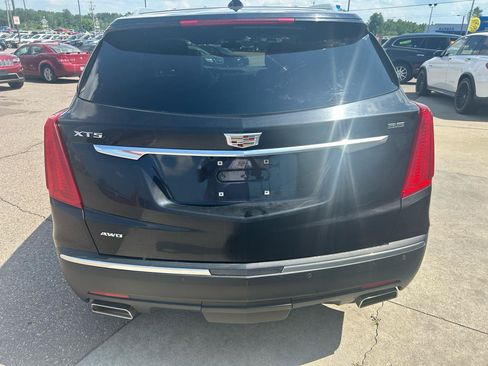 Used 2018 Cadillac XT5 Luxury w/ Trailering Package AWD/4WD image 6