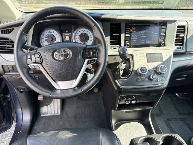 Used 2019 Toyota Sienna SE AWD/4WD image 18