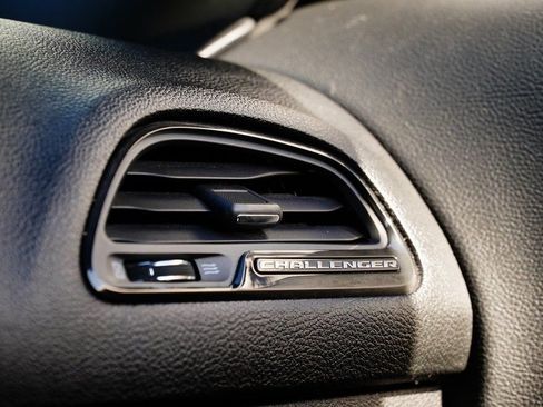 Used 2019 Dodge Challenger SXT RWD image 22