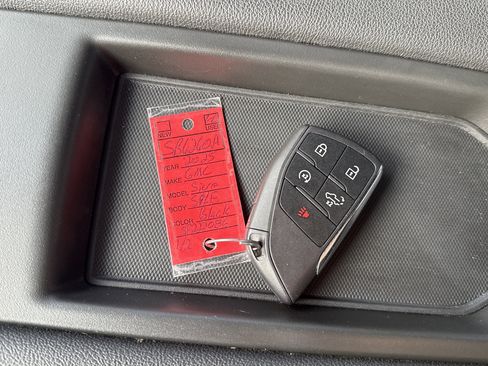 Used 2025 GMC Sierra 2500 SLE w/ SLE Value Package; image 32