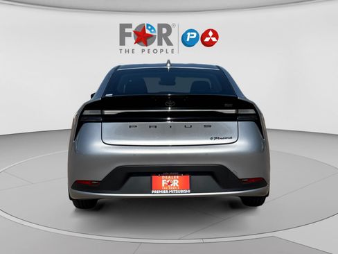 Used 2024 Toyota Prius Prime FWD image 4