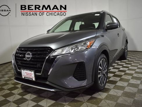 Certified 2022 Nissan Kicks SV image 1