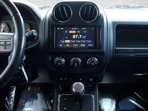 Used 2017 Jeep Patriot High Altitude FWD image 17