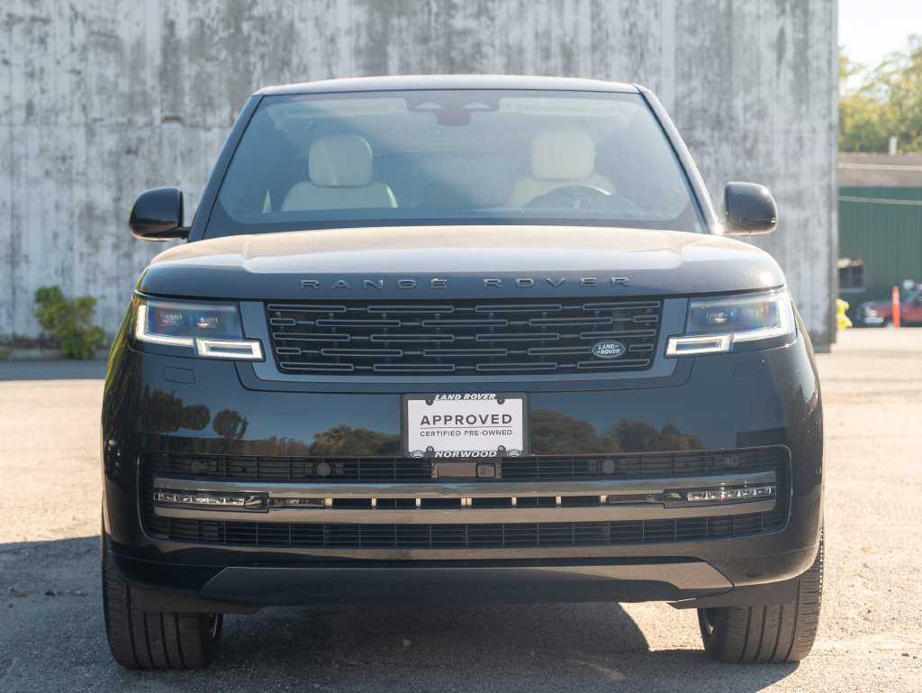 Used 2025 Land Rover Range Rover Long Wheelbase SE AWD/4WD image 2