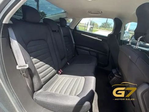 Used 2013 Ford Fusion SE FWD image 12