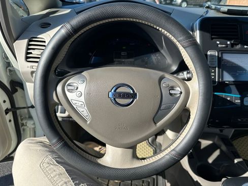 Used 2012 Nissan Leaf SV image 16