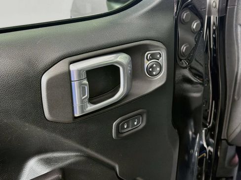 Used 2021 Jeep Wrangler Unlimited Sport AWD/4WD image 17