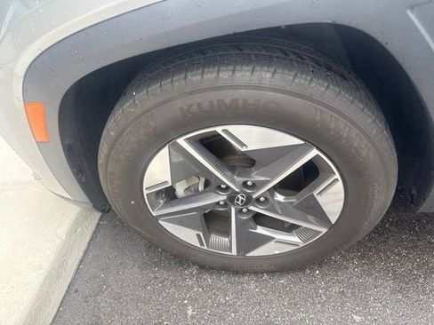 Certified 2025 Hyundai Tucson SEL FWD image 11