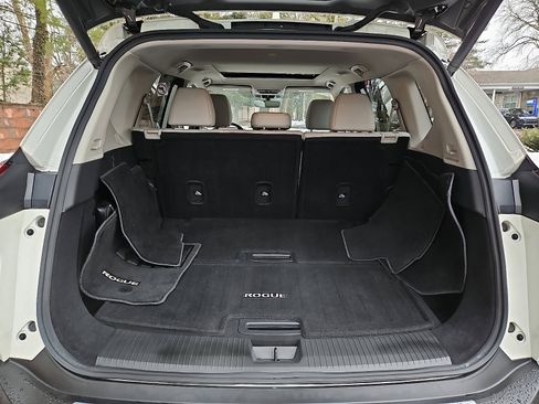 Certified 2023 Nissan Rogue SL w/ SL Premium Package image 30
