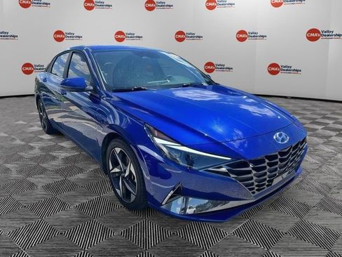 Used 2023 Hyundai Elantra Limited w/ Preferred Accessory Package FWD image 5