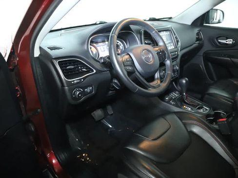 Used 2019 Jeep Cherokee Trailhawk w/ Cold Weather Group AWD/4WD image 17