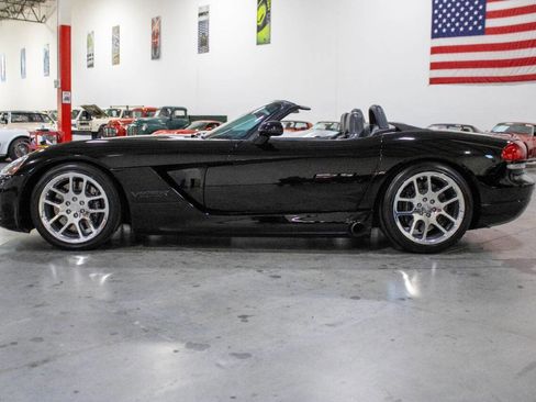 Used 2003 Dodge Viper SRT-10 image 4