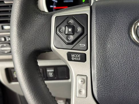 Used 2017 Toyota Sequoia Platinum RWD image 28