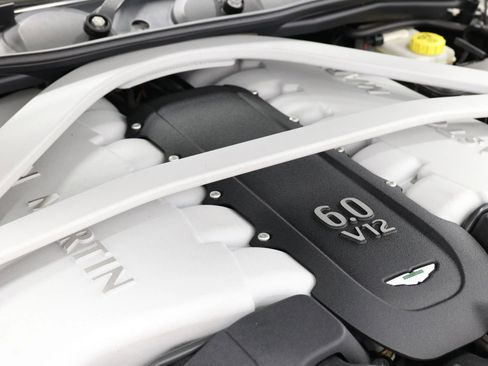 Used 2015 Aston Martin DB9 Volante Carbon Edition Convert image 96